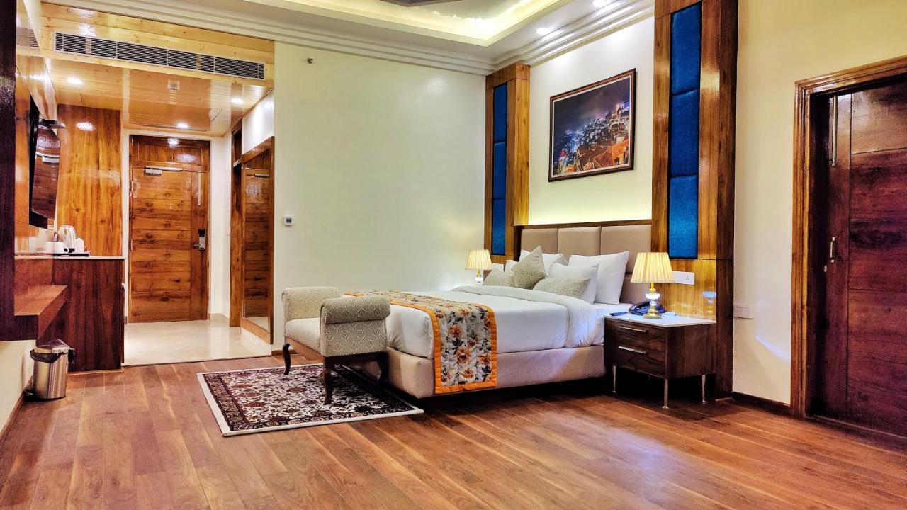 Hotel Woodpark Шимла Екстериор снимка