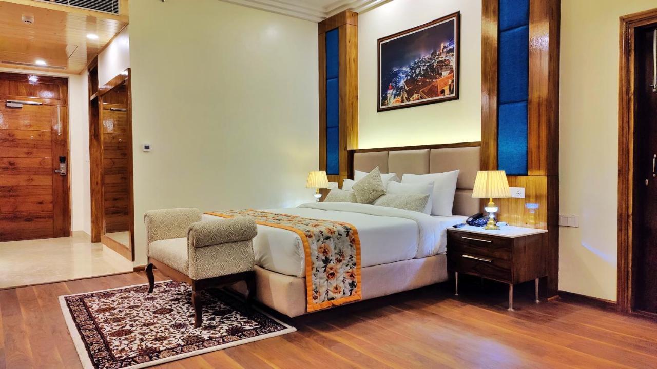 Hotel Woodpark Шимла Екстериор снимка