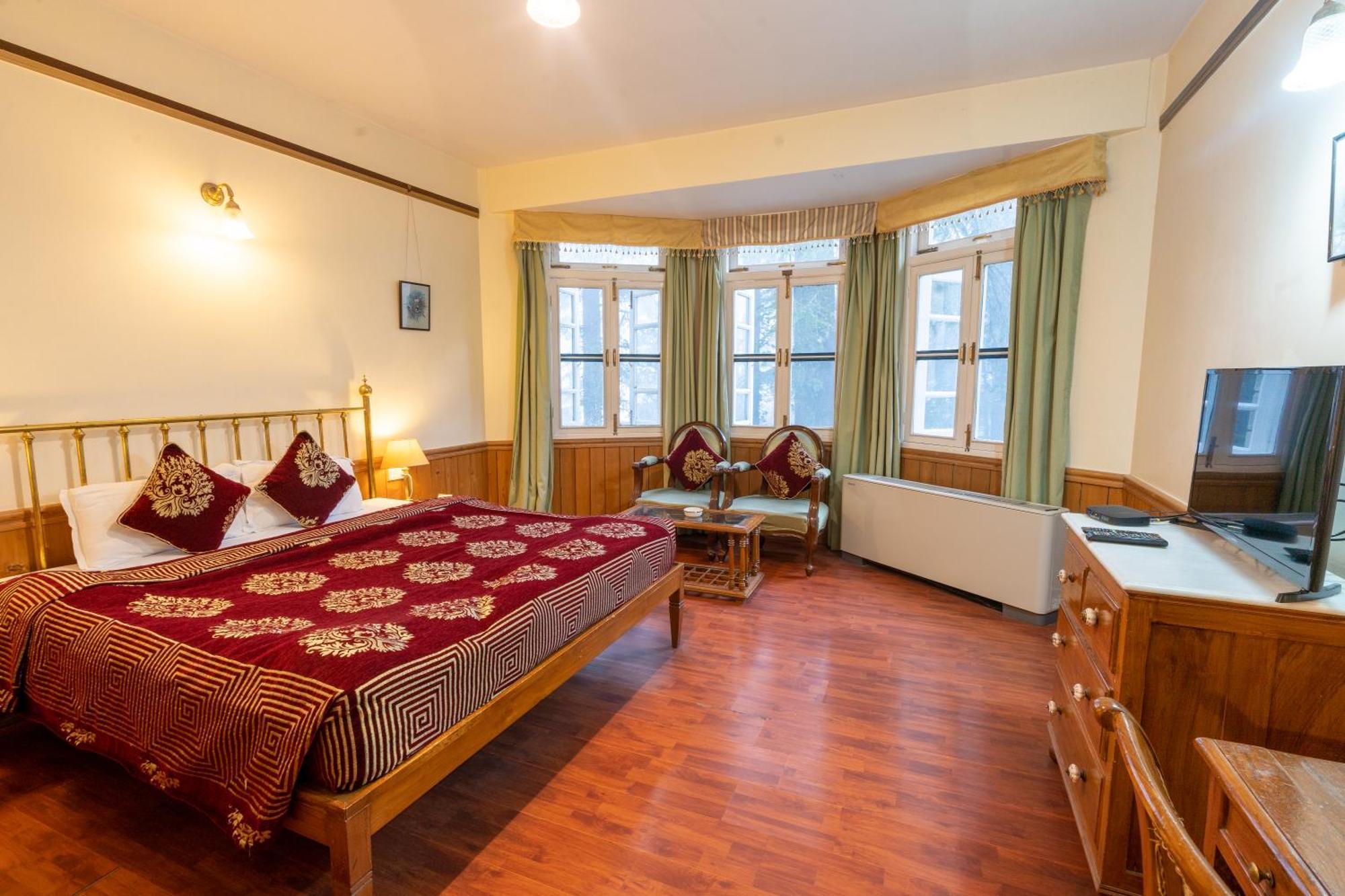 Hotel Woodpark Шимла Екстериор снимка