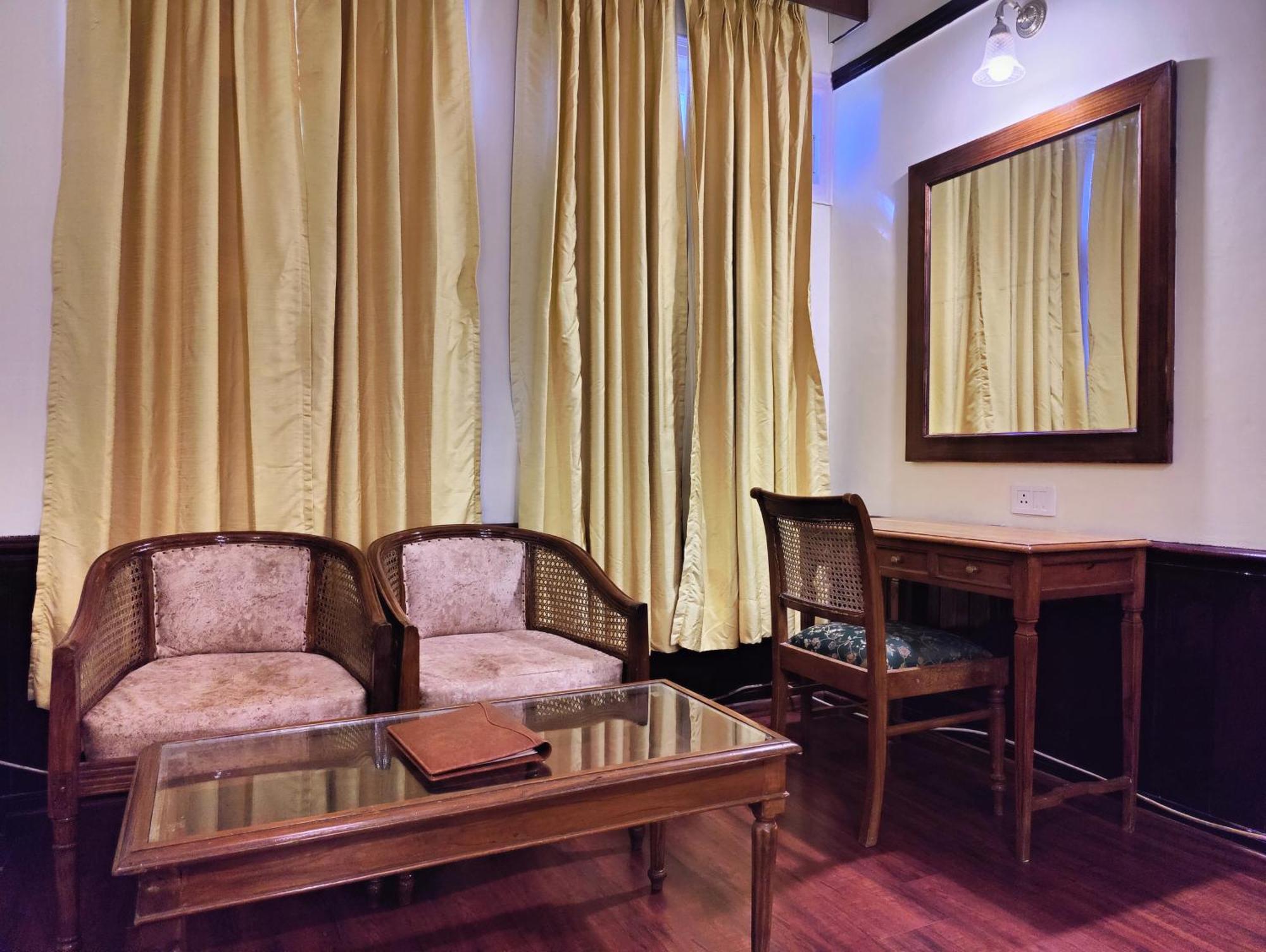 Hotel Woodpark Шимла Екстериор снимка